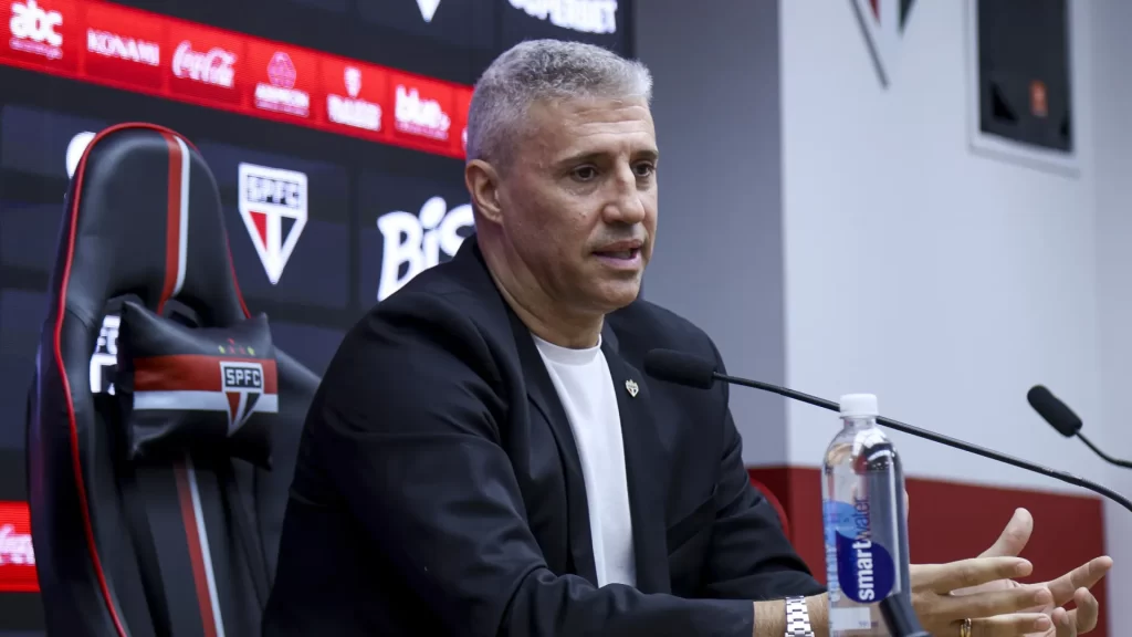 Hernán Crespo reencontra no São Paulo os fantasmas que o derrubaram em 2021 hernan-crespo-reencontra-no-sao-paulo-os-fantasmas-que-o-derrubaram-em-2021
