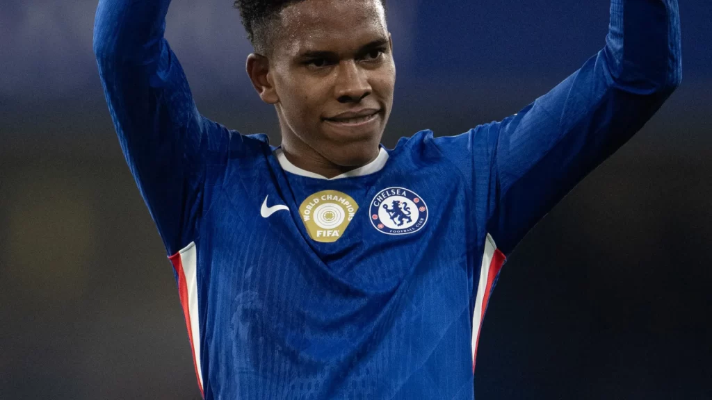 Estêvão quebra marca de Jesus na Inglaterra, mas fica atrás de ex-lateral estevao-quebra-marca-de-jesus-na-inglaterra,-mas-fica-atras-de-ex-lateral
