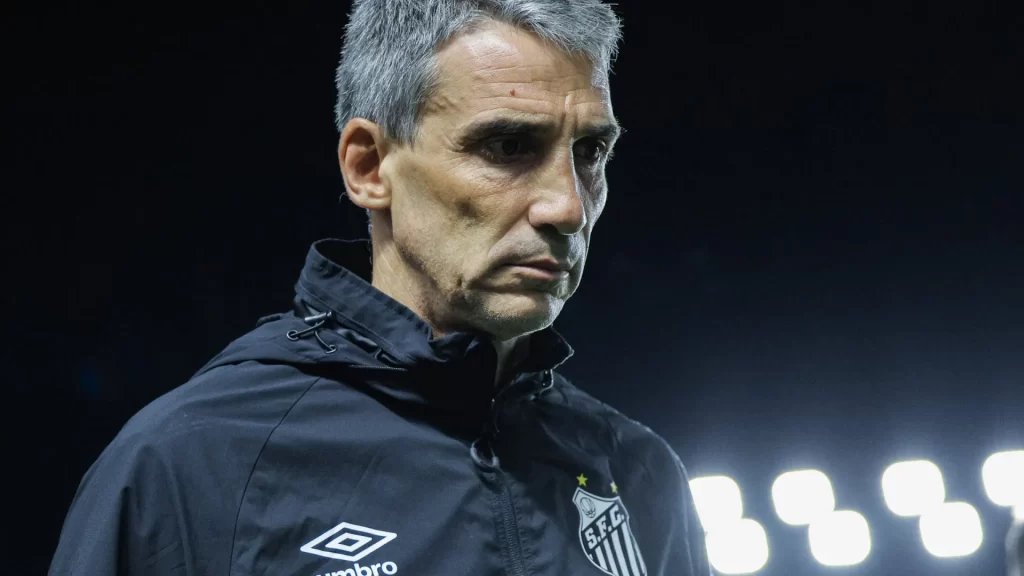 Vojvoda aceita cobranças, pede para torcida ‘acreditar’, mas sequência do Santos é complicada vojvoda-aceita-cobrancas,-pede-para-torcida-‘acreditar’,-mas-sequencia-do-santos-e-complicada