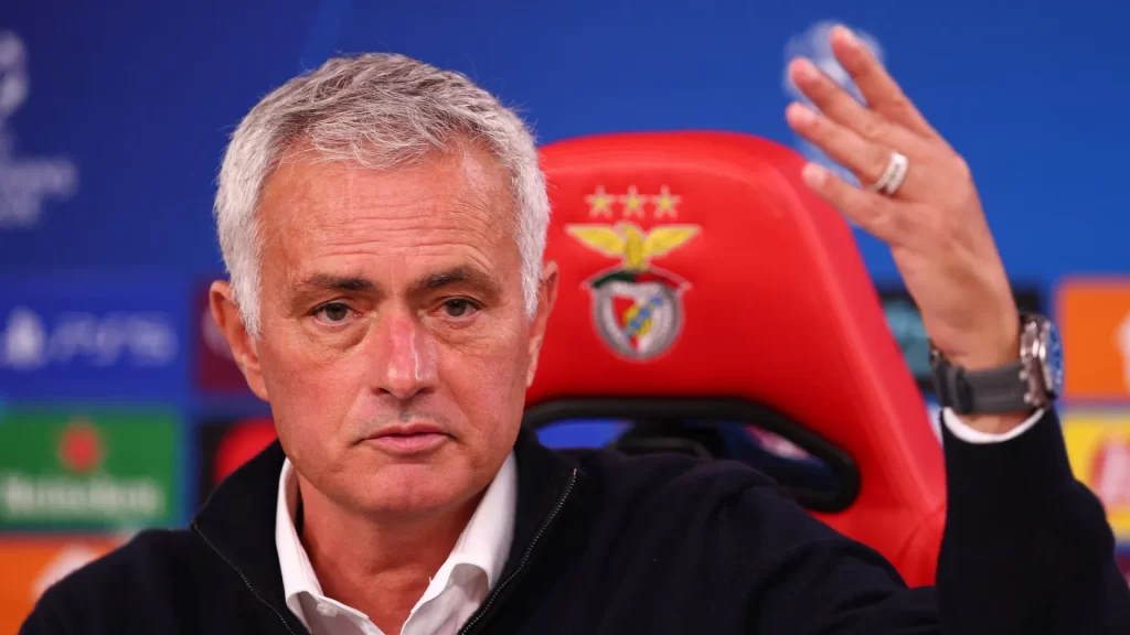 zerado-na-champions,-mourinho-segue-otimista:-matematica-mostra-que-da