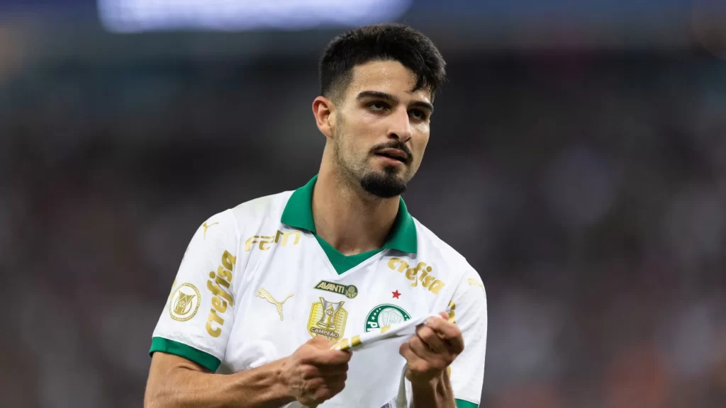 flaco-lopez-embarca-para-o-brasil-e-reforca-o-palmeiras-contra-o-santos
