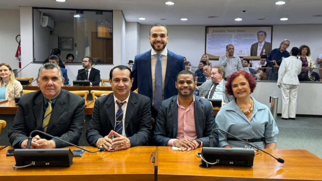 professora-janad-valcari-homenageia-personalidades-com-titulo-de-cidadao-tocantinense
