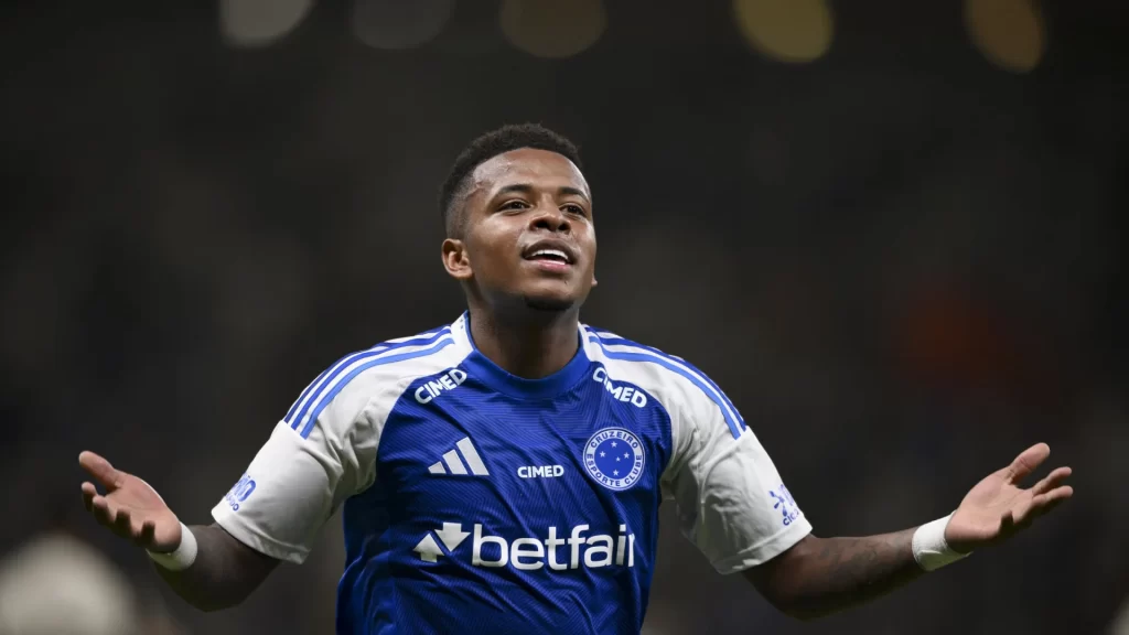 Cruzeiro tem gols anulados, empata com Ceará e dá adeus a título brasileiro cruzeiro-tem-gols-anulados,-empata-com-ceara-e-da-adeus-a-titulo-brasileiro