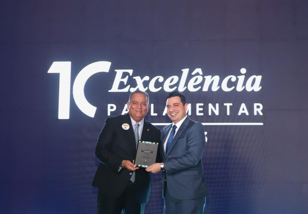 eduardo-gomes-se-destaca-nacionalmente-no-ranking-dos-politicos