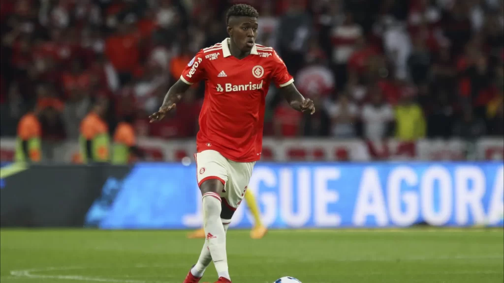 Inter recusa proposta do Flamengo por Vitão e estipula preço mínimo inter-recusa-proposta-do-flamengo-por-vitao-e-estipula-preco-minimo
