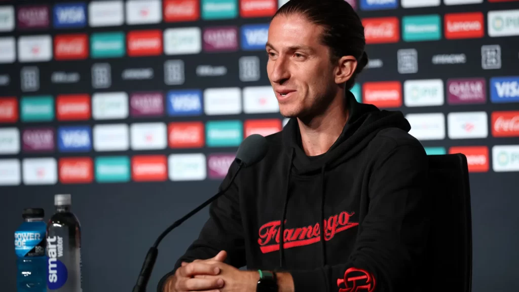 filipe-luis-projeta-volta-de-pedro-ao-flamengo-contra-pyramids