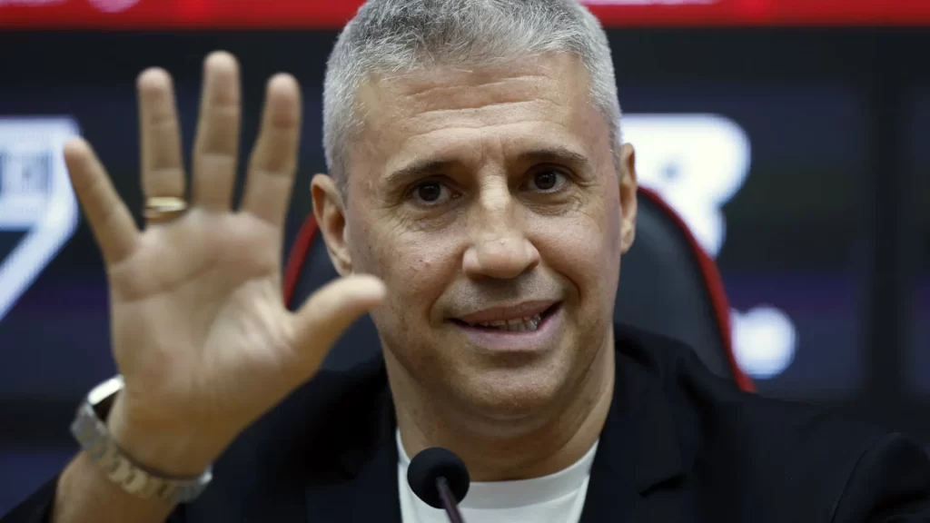 a-pedido-de-crespo,-sao-paulo-abre-conversas-com-fortaleza-por-pochettino