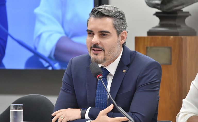 Comissão aprova mudança que estende crédito rural a insumos da pecuária comissao-aprova-mudanca-que-estende-credito-rural-a-insumos-da-pecuaria