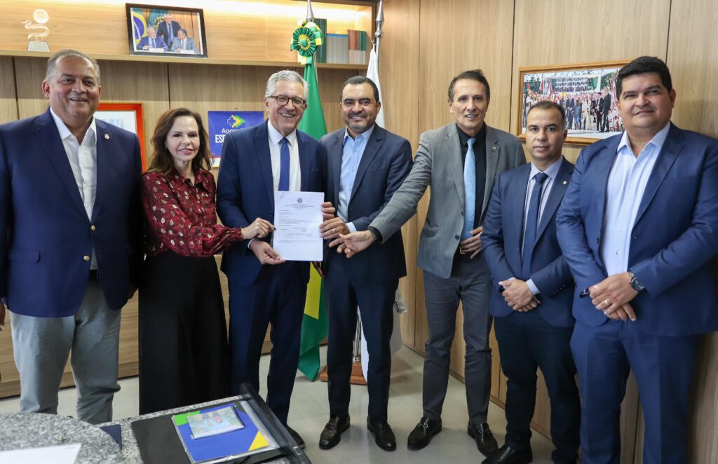 com-gomes,-dorinha-e-gaguim,-governador-wanderlei-articula-com-padilha-recursos-para-saude-do-to