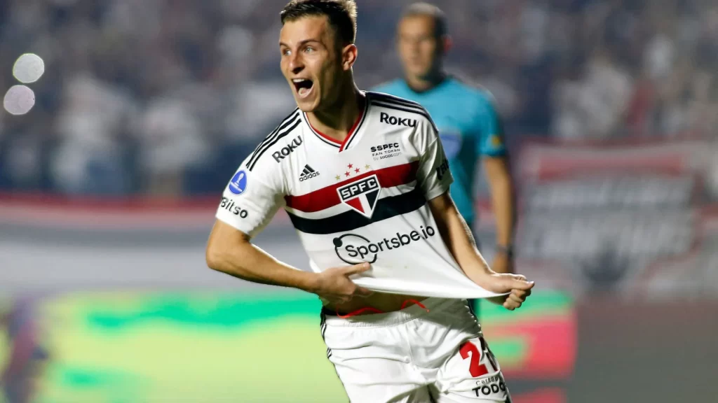 sao-paulo-e-river-plate-entram-e-acordo-e-fecham-troca-tripla