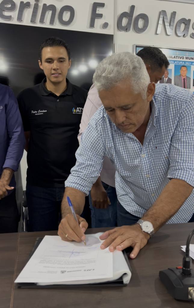 Cleiton Cardoso participa da implantação do Programa Água na Caixa em Centenário cleiton-cardoso-participa-da-implantacao-do-programa-agua-na-caixa-em-centenario