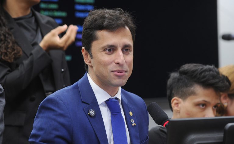 Comissão aprova prioridade para pessoa com deficiência de baixa renda na CNH gratuita comissao-aprova-prioridade-para-pessoa-com-deficiencia-de-baixa-renda-na-cnh-gratuita