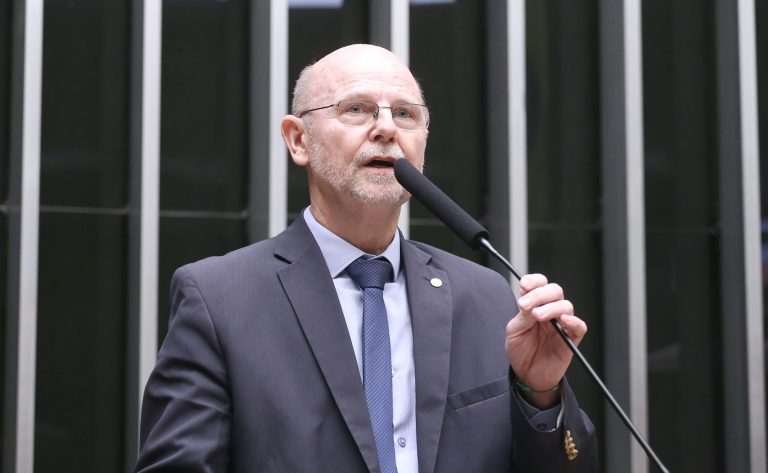 Comissão aprova retorno de assistência sindical obrigatória em rescisões comissao-aprova-retorno-de-assistencia-sindical-obrigatoria-em-rescisoes