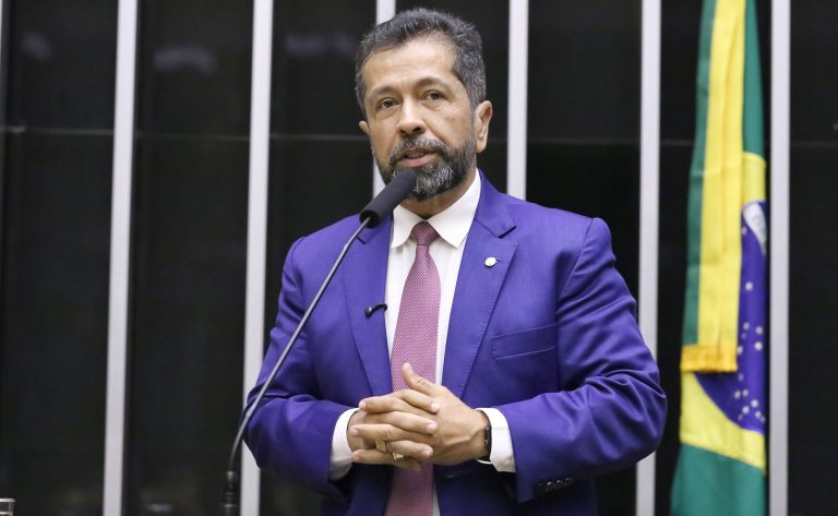 Comissão aprova projeto para garantir distribuição de água em regiões de seca comissao-aprova-projeto-para-garantir-distribuicao-de-agua-em-regioes-de-seca