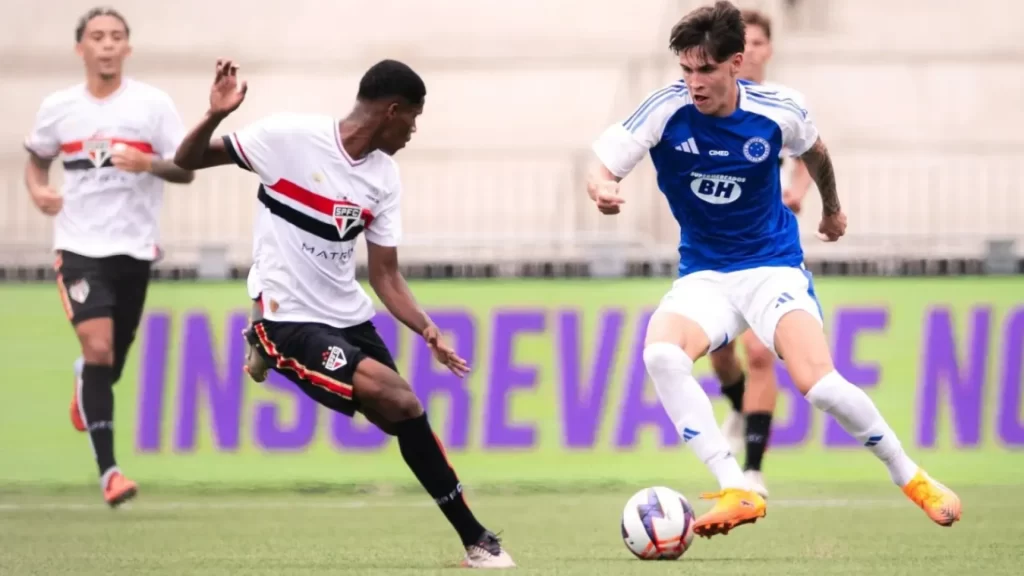 cruzeiro-conta-com-golaco,-bate-o-sao-paulo-em-jogo-equilibrado-e-conquista-o-titulo-da-copinha