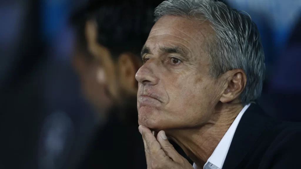 tecnico-do-gremio-usa-expressao-racista-para-lamentar-derrota-no-classico