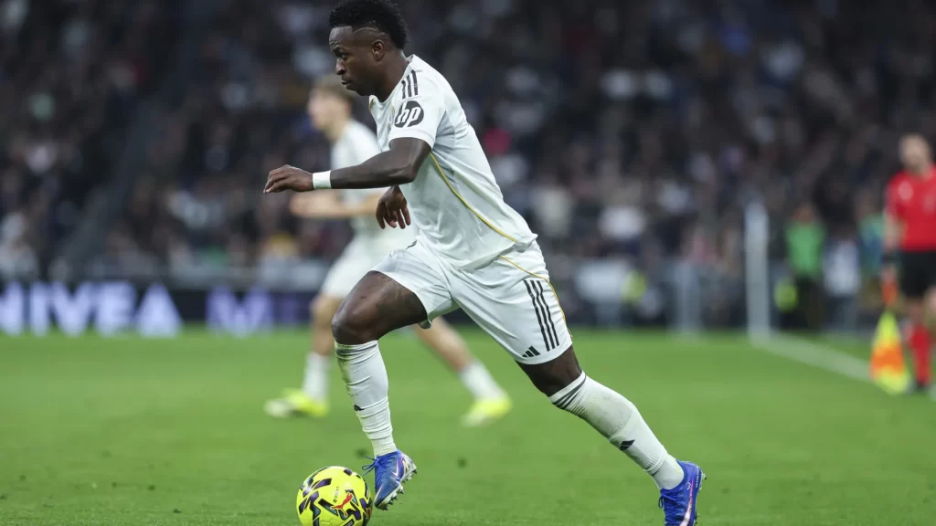 Vini Jr. marca e Mbappé evita empate do Real Madrid com o ameaçado Rayo nos acréscimos vini-jr.-marca-e-mbappe-evita-empate-do-real-madrid-com-o-ameacado-rayo-nos-acrescimos