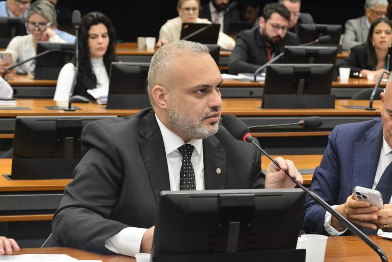 Projeto prevê indenização para gestante em caso de abandono pelo parceiro projeto-preve-indenizacao-para-gestante-em-caso-de-abandono-pelo-parceiro