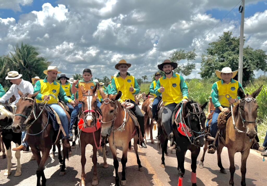 em-carrasco-bonito,-presidente-da-aleto-prestigia-cavalgada-ecologica-e-reforca-parcerias