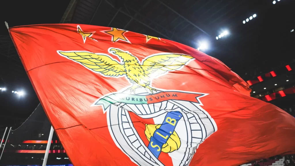 benfica-suspende-5-socios-por-atos-racistas-em-jogo-contra-o-real-madrid