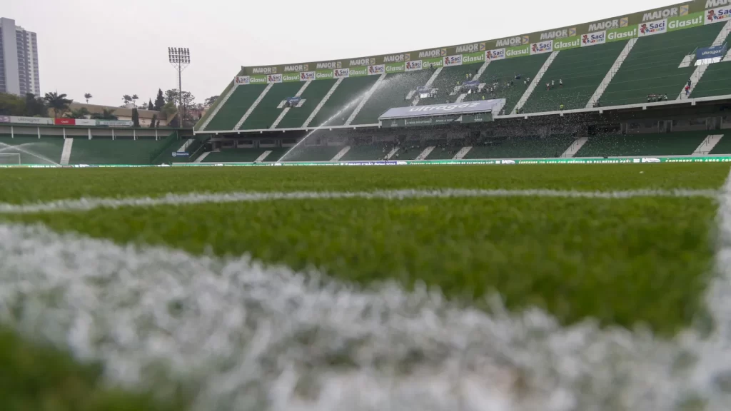 palmeiras-abre-mao-de-r$-14-milhoes-para-trocar-gramado-do-allianz-parque
