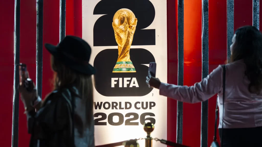 FIFA minimiza guerra e diz: “A Copa vai acontecer, é grande demais” fifa-minimiza-guerra-e-diz:-“a-copa-vai-acontecer,-e-grande-demais”