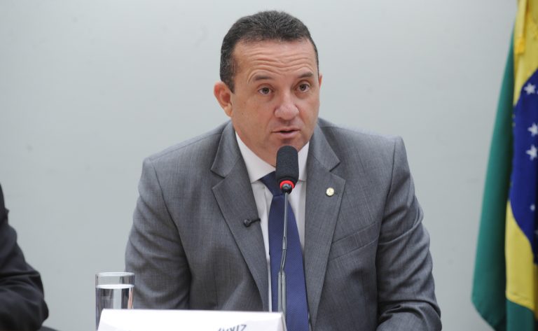 Comissão aprova uso de autorização eletrônica para viagens de menores de 16 anos comissao-aprova-uso-de-autorizacao-eletronica-para-viagens-de-menores-de-16-anos
