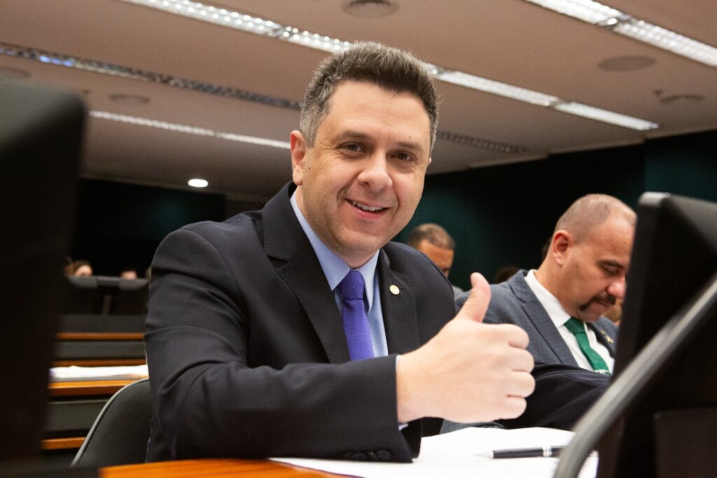 tiago-dimas-decide-ficar-no-podemos-confiante-que-legenda-faz-duas-vagas-de-federal 