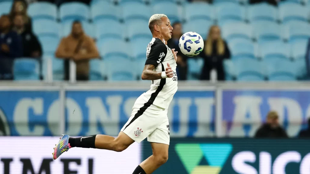 aposta-de-diniz-abre-placar,-e-corinthians-vence-na-estreia-da-libertadores