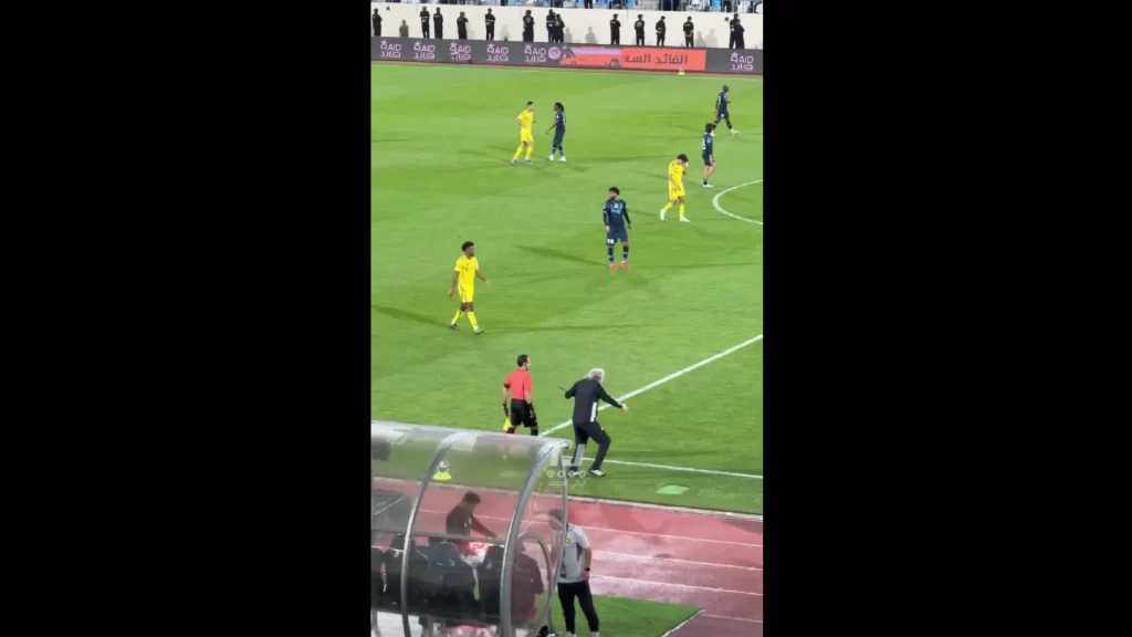 Jorge Jesus dá “show” à beira do campo e dancinha viraliza na web; veja jorge-jesus-da-“show”-a-beira-do-campo-e-dancinha-viraliza-na-web;-veja