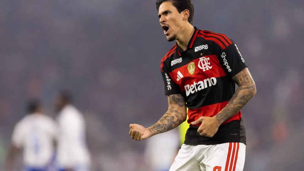 pedro-da-show,-flamengo-vence-o-fluminense-e-vira-vice-lider-do-brasileirao