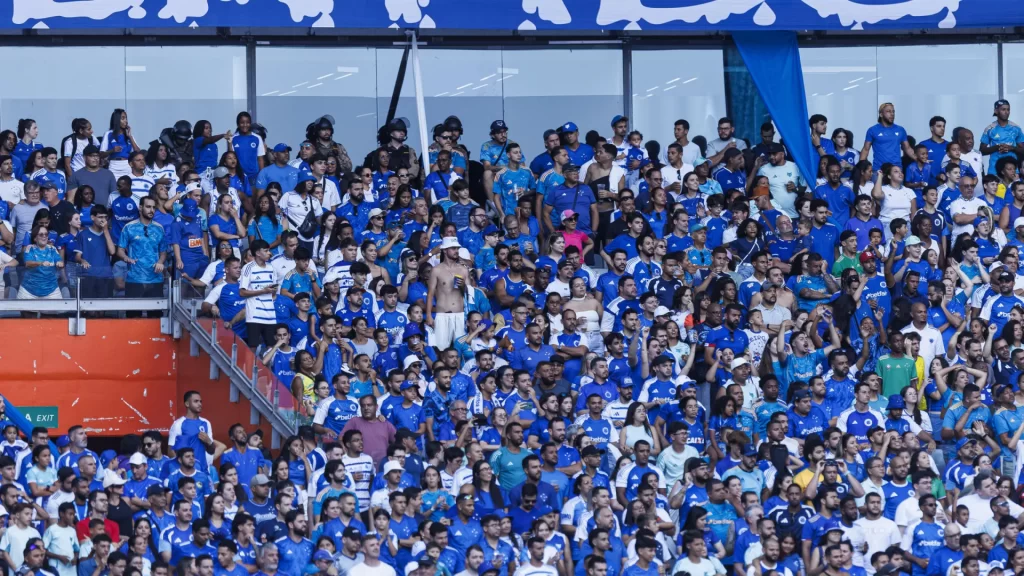 cruzeiro-tenta-reacao-no-brasileirao-contra-o-bragantino,-que-mira-aproximacao-do-g-6