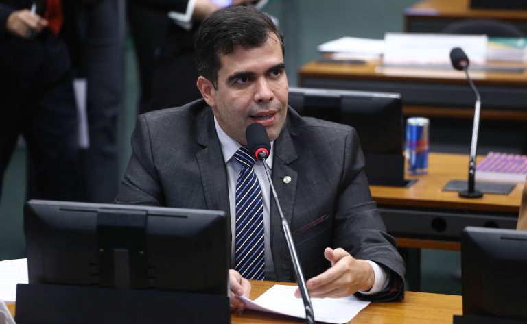 Comissão aprova projeto que prevê apreensão de veículo por transporte irregular de animais vivos comissao-aprova-projeto-que-preve-apreensao-de-veiculo-por-transporte-irregular-de-animais-vivos