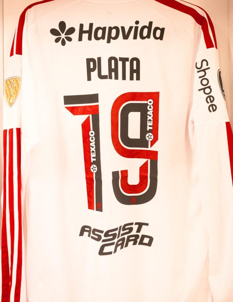 flamengo-estreia-nova-camisa-branca-nesta-quarta,-diante-do-estudiantes