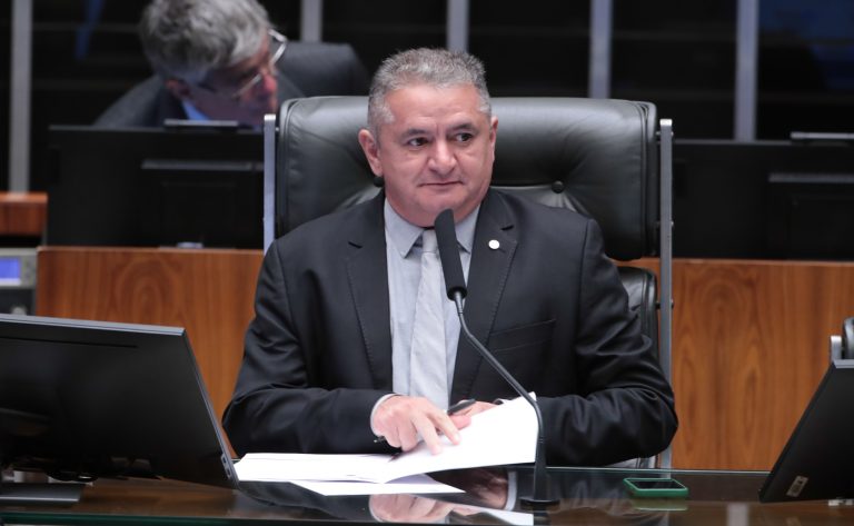 Comissão aprova isenção de IR sobre benefício especial de servidor com doença grave comissao-aprova-isencao-de-ir-sobre-beneficio-especial-de-servidor-com-doenca-grave