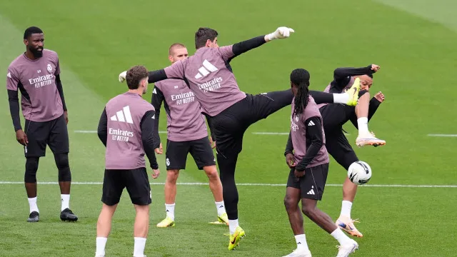 Courtois dá ‘golpe de karatê’ em Mbappé em treino do Real Madrid; vídeo courtois-da-‘golpe-de-karate’-em-mbappe-em-treino-do-real-madrid;-video