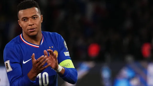 França convoca Mbappé para a Copa e deixa Kolo Muani fora franca-convoca-mbappe-para-a-copa-e-deixa-kolo-muani-fora