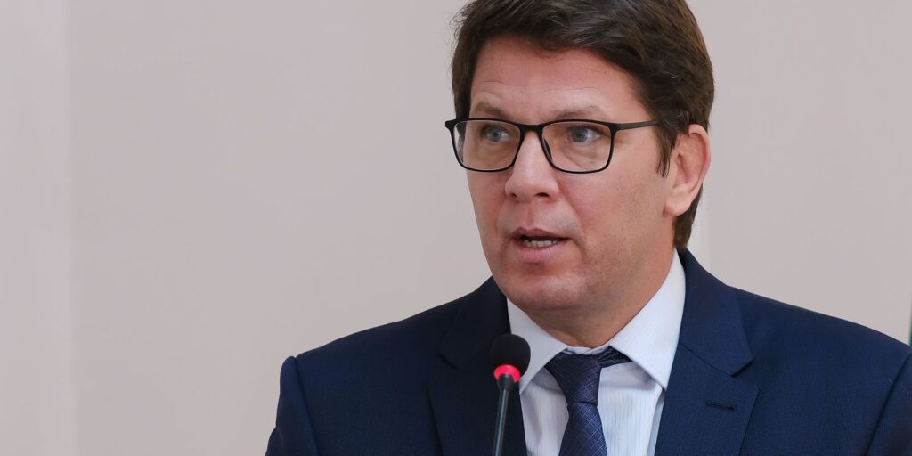 STF tenta ouvir Mário Frias sobre repasses a filme de Bolsonaro stf-tenta-ouvir-mario-frias-sobre-repasses-a-filme-de-bolsonaro