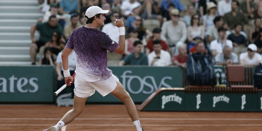 João Fonseca estreia com vitória no torneio de Roland Garros joao-fonseca-estreia-com-vitoria-no-torneio-de-roland-garros