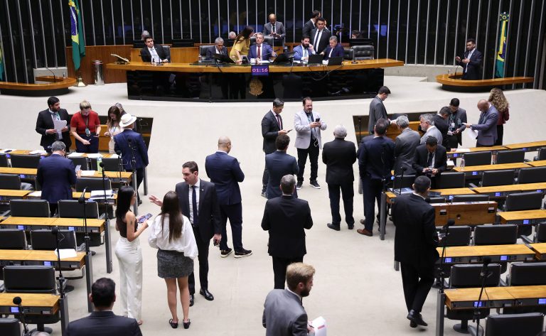 Câmara aprova PEC que amplia imunidade tributária para entidades religiosas camara-aprova-pec-que-amplia-imunidade-tributaria-para-entidades-religiosas