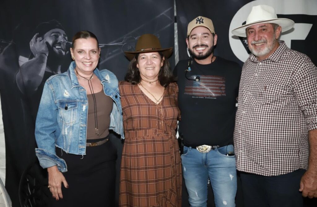 claudia-lelis-prestigia-abertura-do-rodeio-de-alianca-e-reforca-parceria-com-o-municipio