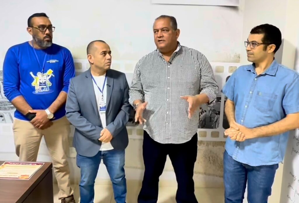 vice-no-senado,-eduardo-gomes-garante-apoio-a-pec-14-e-abraca-causa-dos-agentes-de-saude