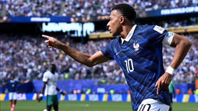 Mbappé faz história e dá vitória a França frente ao Senegal na Copa mbappe-faz-historia-e-da-vitoria-a-franca-frente-ao-senegal-na-copa
