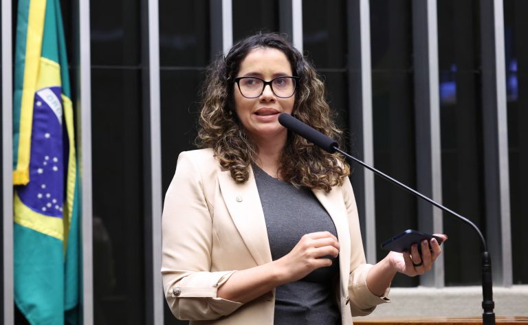 Câmara aprova projeto que garante atestado para funcionário que acompanhar criança doente camara-aprova-projeto-que-garante-atestado-para-funcionario-que-acompanhar-crianca-doente