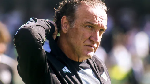 Com transfer ban, Cuca chama mais 11 da base e observa angolano no Santos com-transfer-ban,-cuca-chama-mais-11-da-base-e-observa-angolano-no-santos