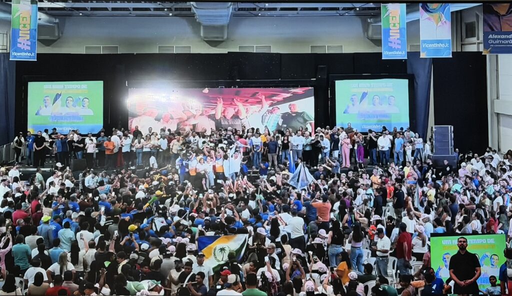 vicentinho,-amelio-e-guimaraes-chegam-no-centro-de-convencoes-em-araguaina-para-evento