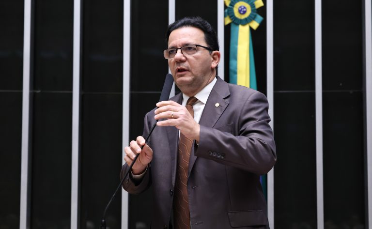 Comissão aprova desconto em faturas de luz e água para quem reciclar resíduos comissao-aprova-desconto-em-faturas-de-luz-e-agua-para-quem-reciclar-residuos