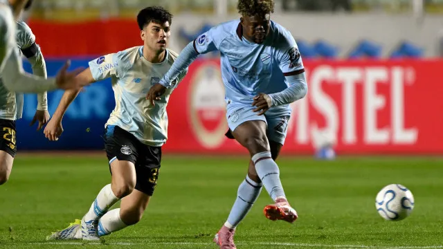 Grêmio leva gol no 1° minuto e perde para Bolívar em jogo eletrizante na Sul-Americana gremio-leva-gol-no-1°-minuto-e-perde-para-bolivar-em-jogo-eletrizante-na-sul-americana