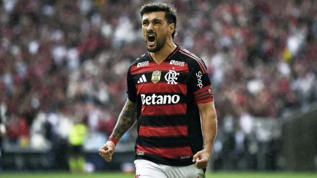 Presidente do Flamengo anuncia que Arrascaeta terá busto na Gávea presidente-do-flamengo-anuncia-que-arrascaeta-tera-busto-na-gavea