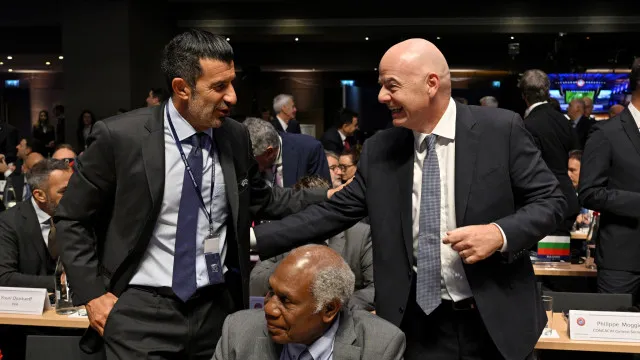 Figo detona Infantino e pede saída imediata: “Tem que sair. Já” figo-detona-infantino-e-pede-saida-imediata:-“tem-que-sair.-ja”